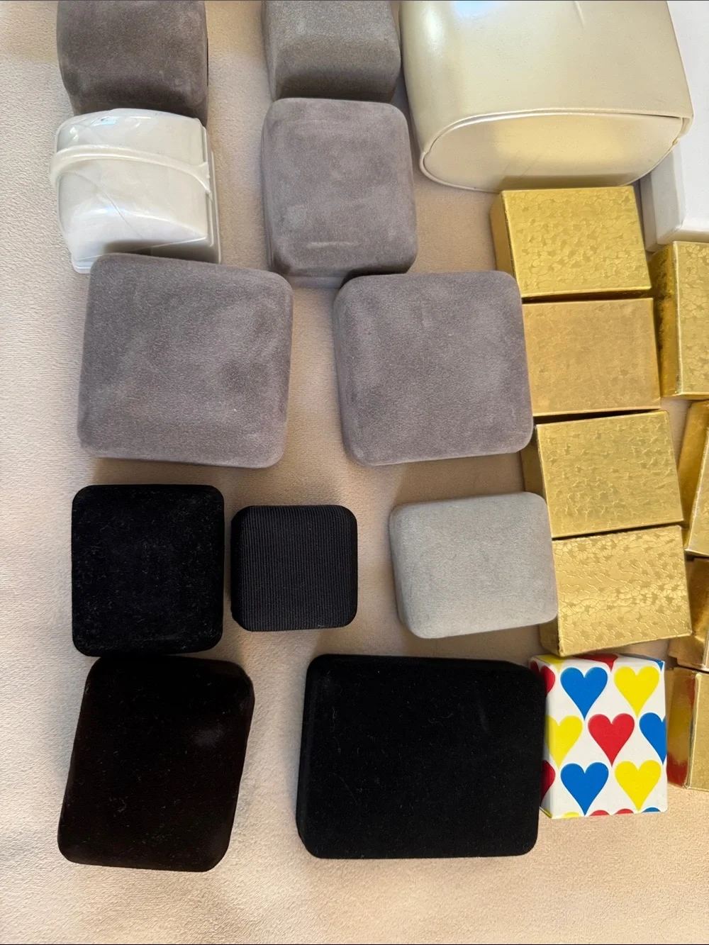 37 Assorted Jewelry Gift Boxes - Mixed Colors - Picture 4 of 7